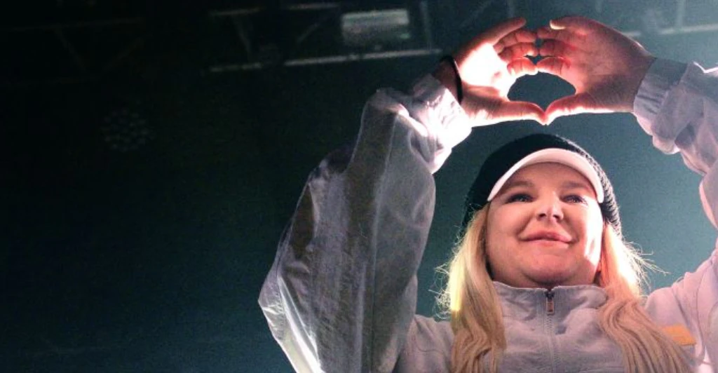 Tones and I reveals she had miscarriage while on stage in heartbreaking post