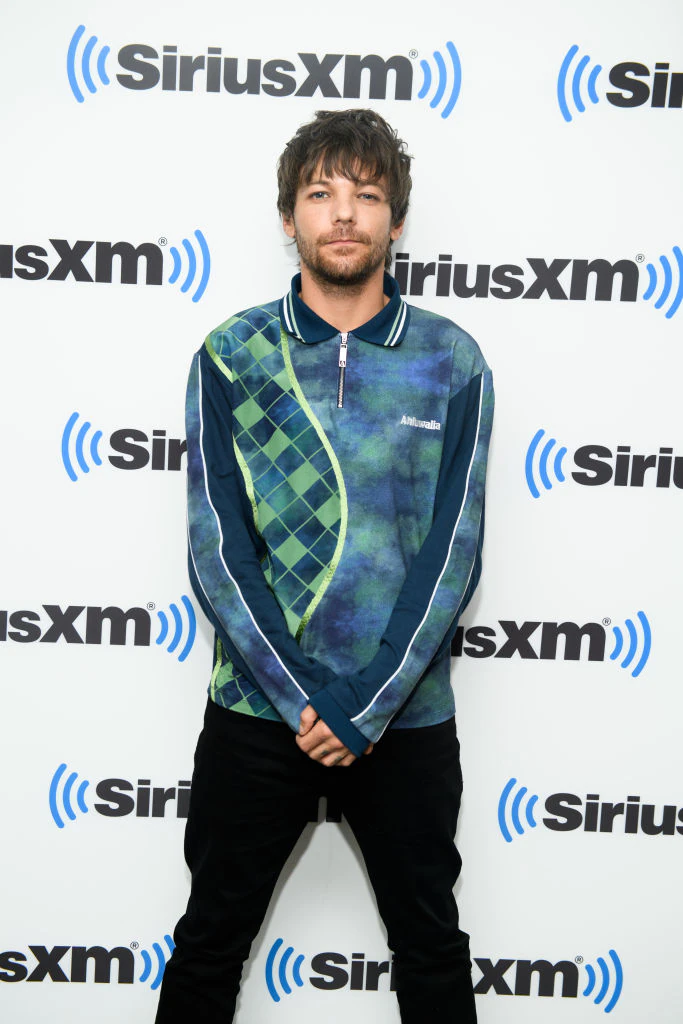 Louis Tomlinson 'married' a fan after signing marriage certificate while giving autograph, TikToker says