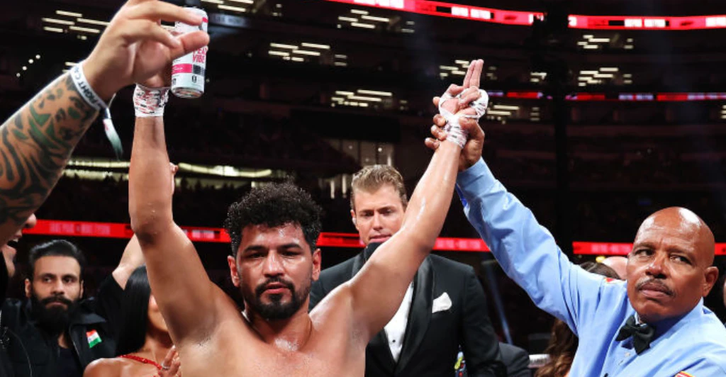 Viewers slam boxer's 'disrespectful' in-ring act prior to Tyson/Paul fight