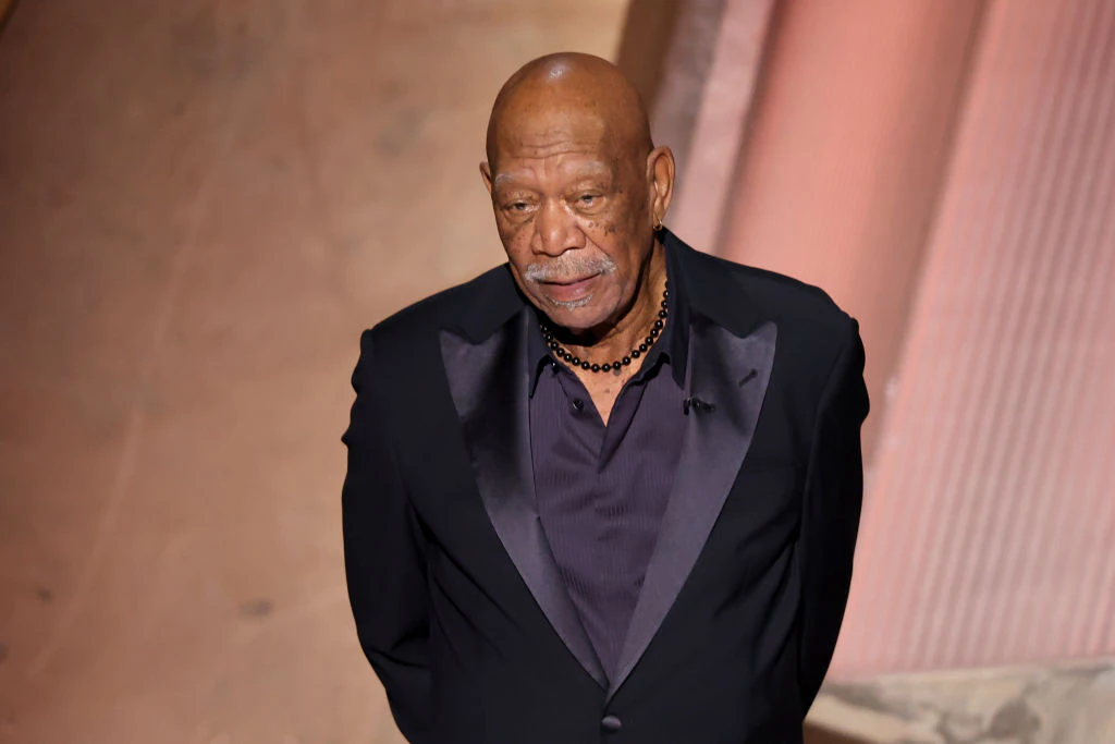 Tragic reason why Morgan Freeman wore a single black glove at the Oscars