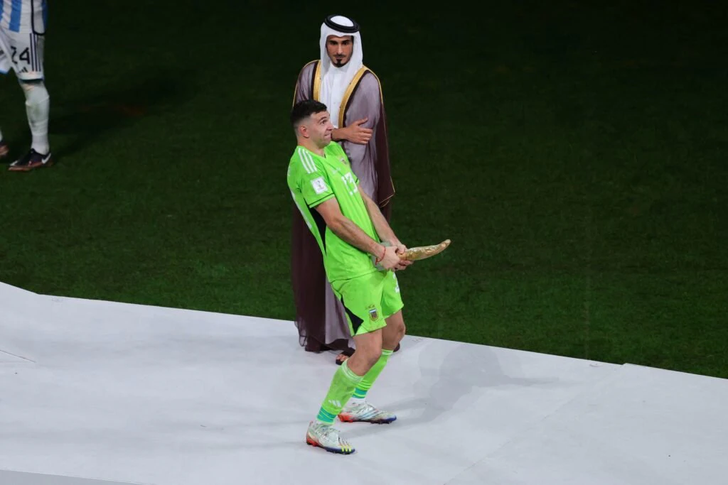 wp-image-1263184908 size-large