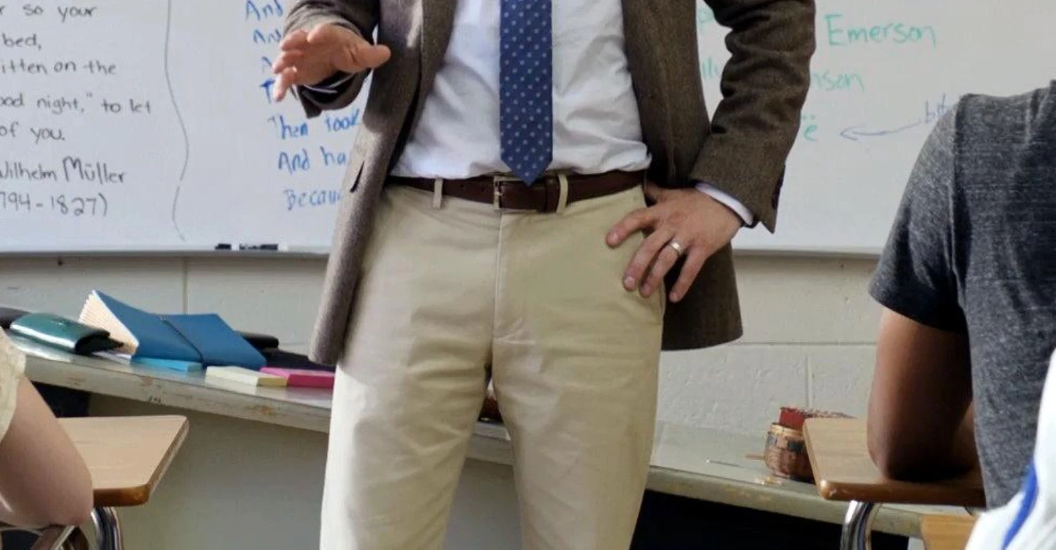 Teacher gives anatomy lesson in a full-body suit that maps out the human body in detail