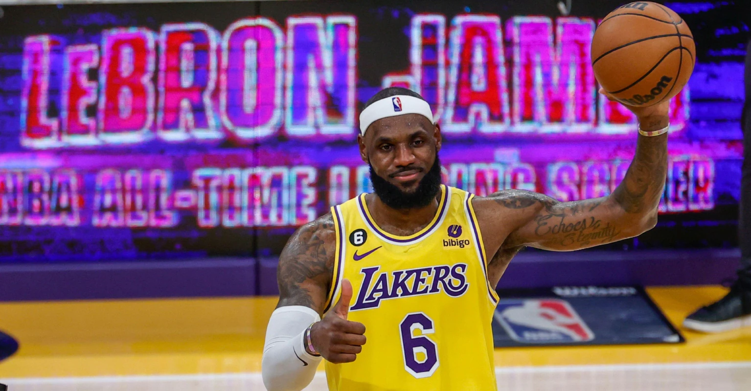 LeBron James trolls fans after getting booed at the Super Bowl