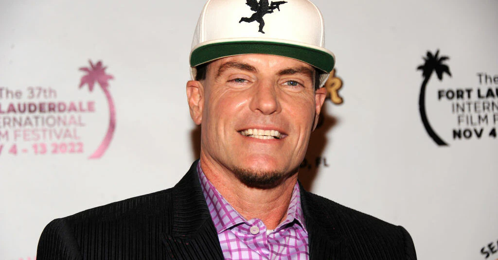 Vanilla Ice pokes fun at Miranda Lambert at concert: 'Take all the selfies you want'