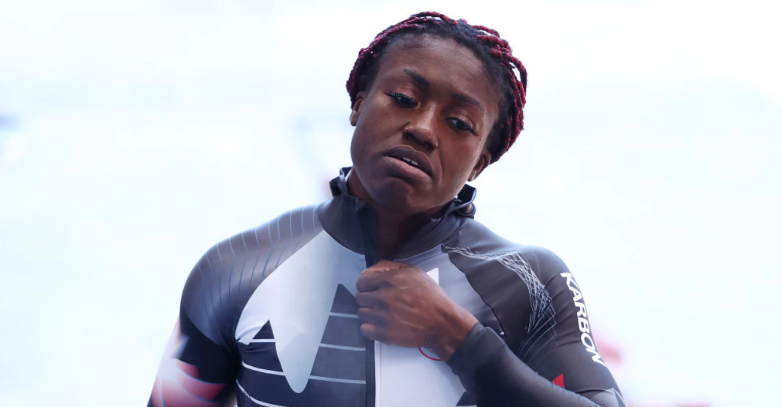 Olympic athlete praised for refusing to switch plane seats with 'entitled' couple