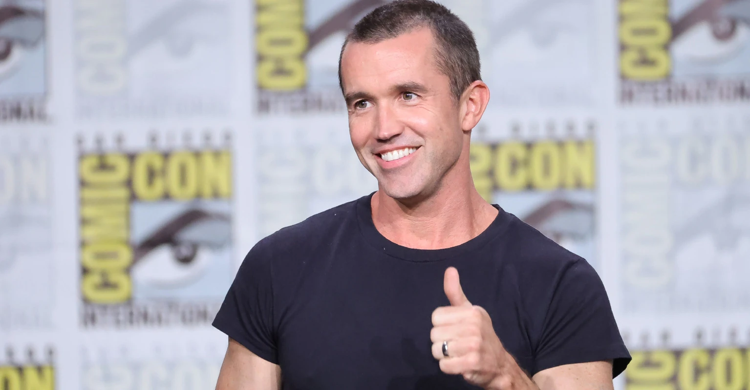 Truth behind 'Always Sunny' star Rob McElhenney's New Year's photo after leaving fans concerned