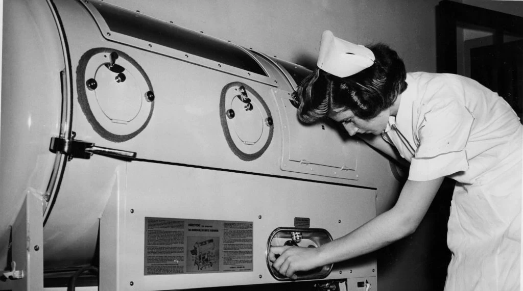 Man who lived inside iron lung for 70 years learned new way of breathing